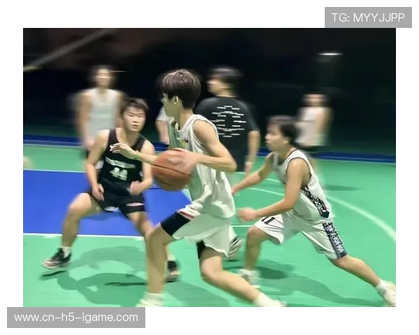 以篮球为中心探索竞技魅力与团队精神的新时代故事篇章盛放光彩吧