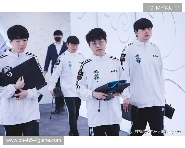 DWG KIA战队崛起背后的故事与电竞传奇:从挑战到荣耀的全程回顾 DWG KIA战队崛起背后的故事与电竞传奇:从挑战到荣耀的全程回顾